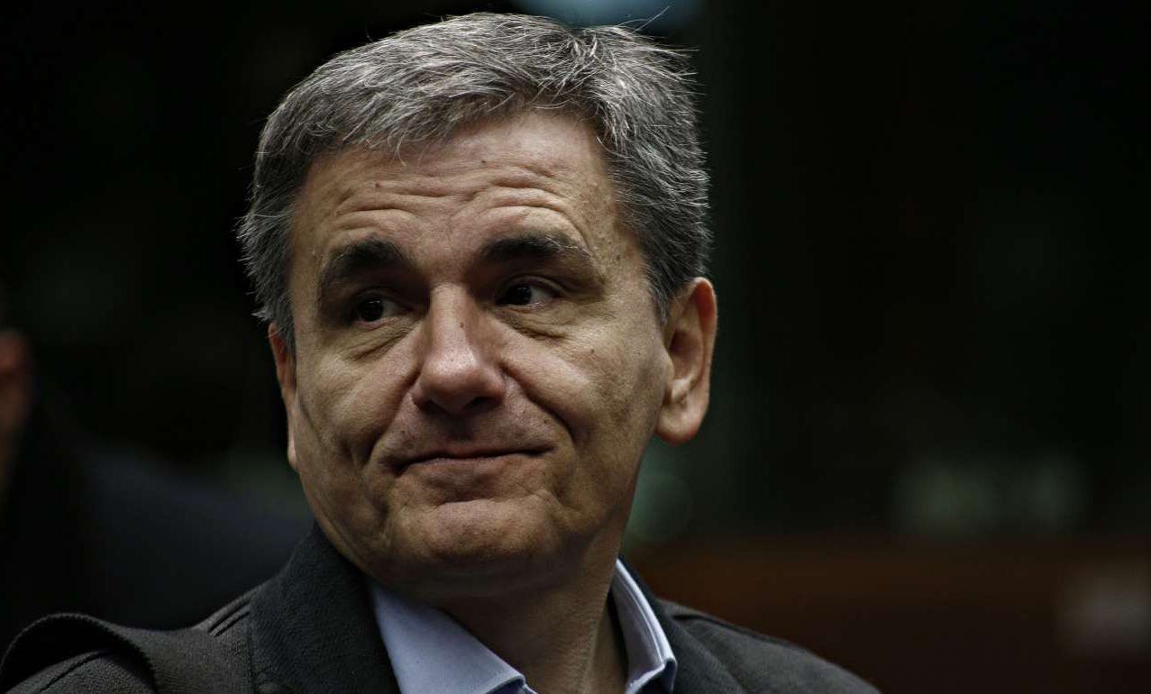 Αιφνίδια νυχτερινή σύναξη υπουργών στο γραφείο του Τσακαλώτου