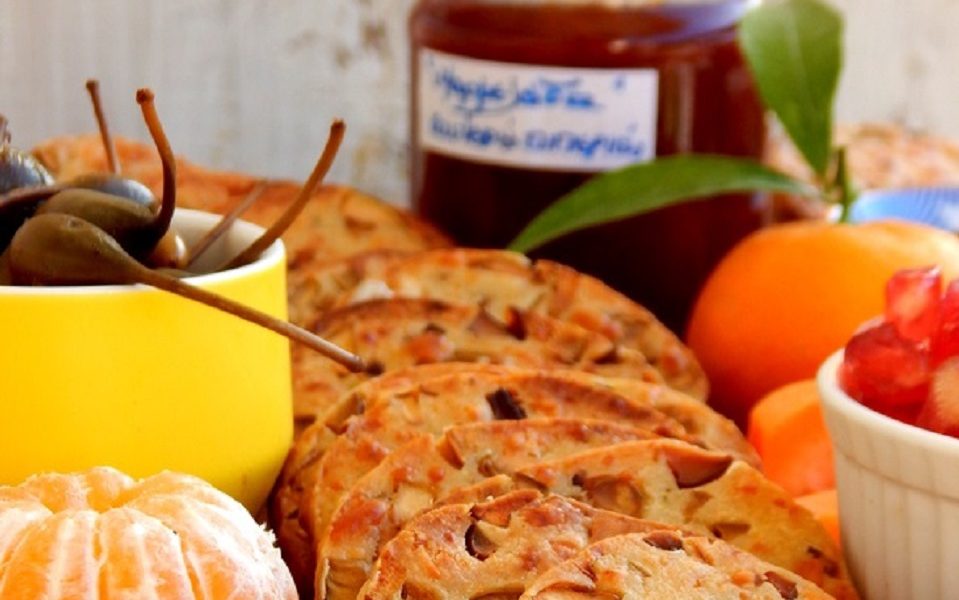 Αλμυρά μπισκότα με ελιές και γραβιέρα