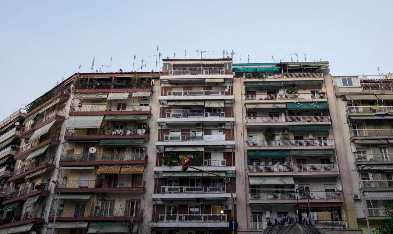 Συμφωνία κυβέρνησης – τραπεζών για τον νέο «νόμο Κατσέλη»