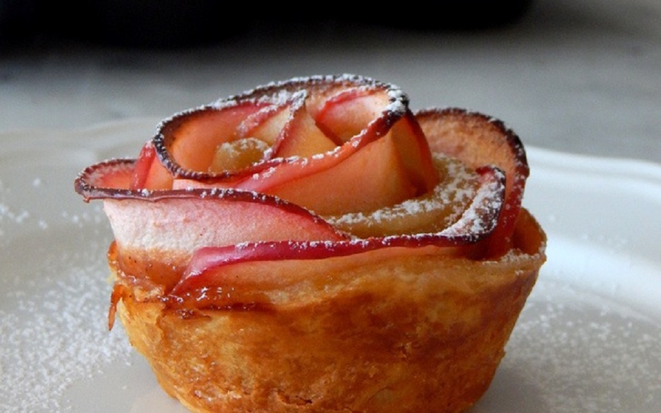 Κοπελιά, άσε τα λουκάνικα και πιάσε ένα μήλο…