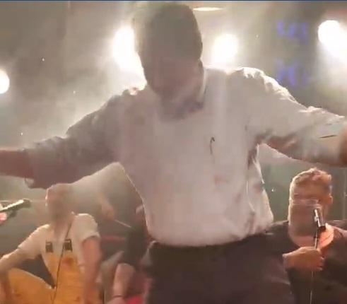 «Ολοι σας και μόνος μου»: ξέδωσε ο Πολάκης με βαρύ ζεϊμπέκικο στον Κραουνάκη [βίντεο]