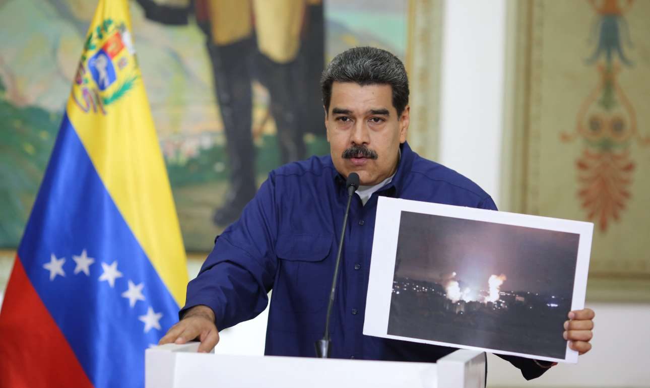 Οι ΗΠΑ αποσύρουν διπλωμάτες από τη Βενεζουέλα, ο Μαδούρο βλέπει συνωμοσίες