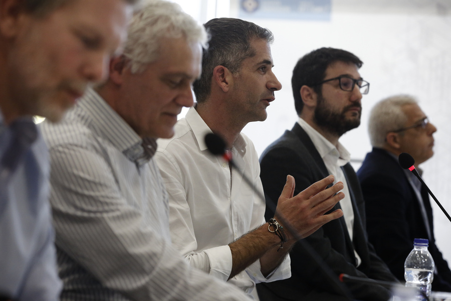 Οι έξι υποψήφιοι δήμαρχοι της Αθήνας για τον ρατσισμό και το μεταναστευτικό