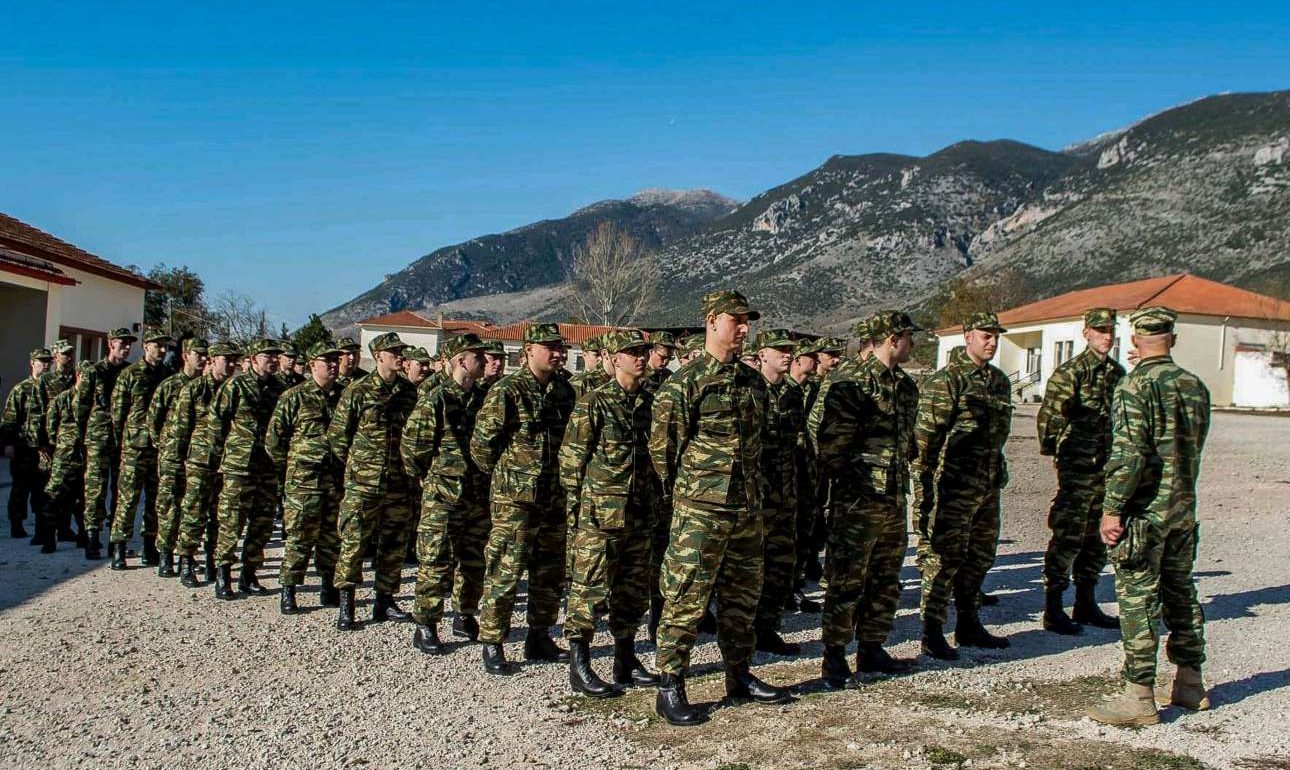 Μειωμένη στρατιωτική θητεία και ευνοϊκές ρυθμίσεις φέρνει νομοσχέδιο