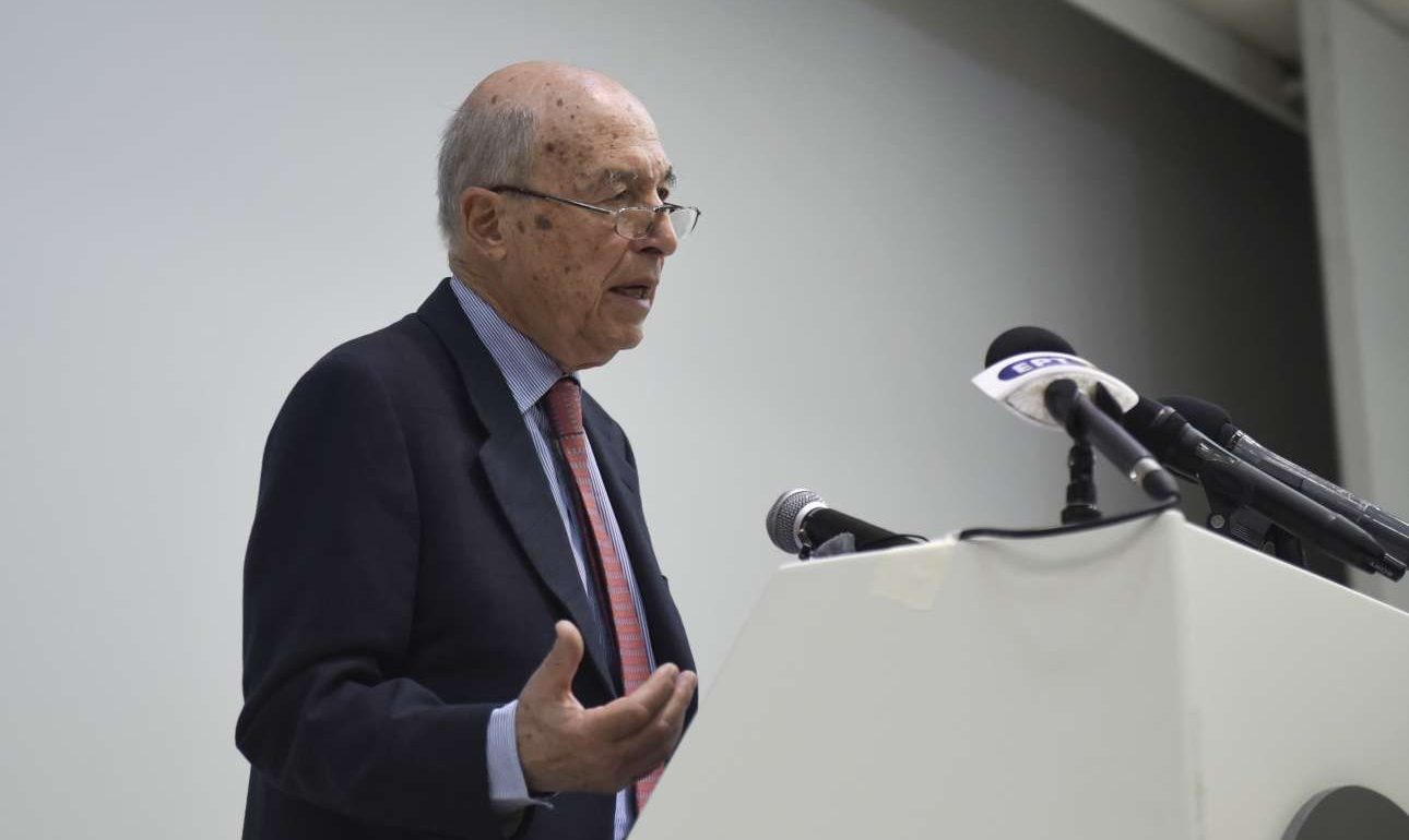 Σημίτης: Η χώρα χρειάζεται μεταρρυθμίσεις αλλά η κυβέρνηση μοιράζει επιδόματα