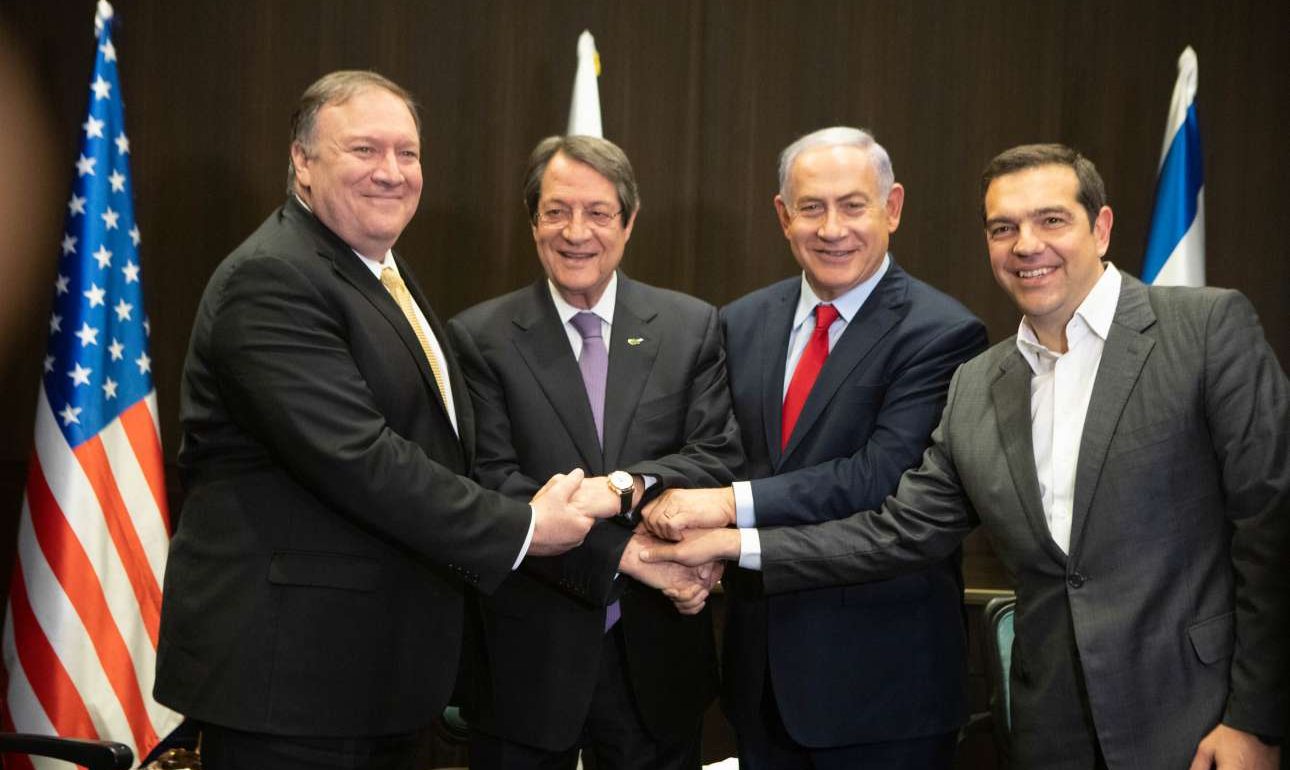 Η τριμερής στο Ισραήλ καταδικάζει με κοινή δήλωση τις προκλήσεις στην Ανατ. Μεσόγειο