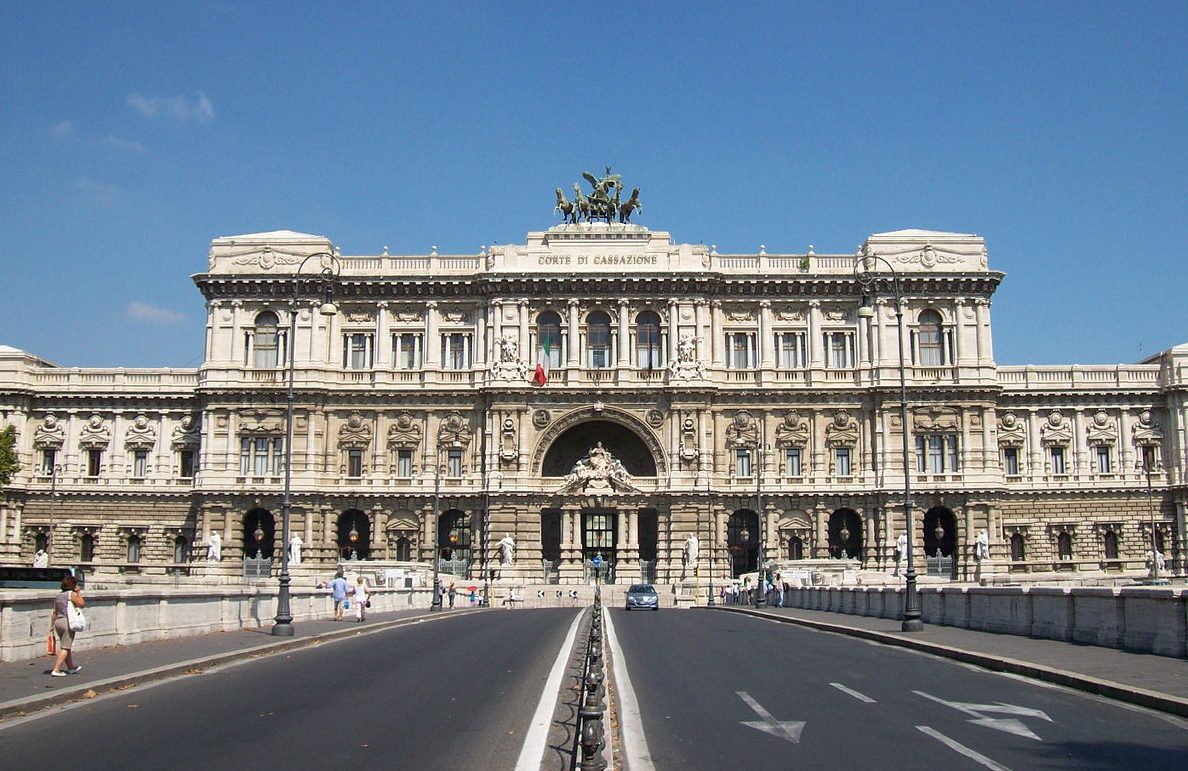 Δικαστήριο αθώωσε κατηγορούμενους για βιασμό γιατί η γυναίκα-θύμα ήταν «αρρενωπή»!