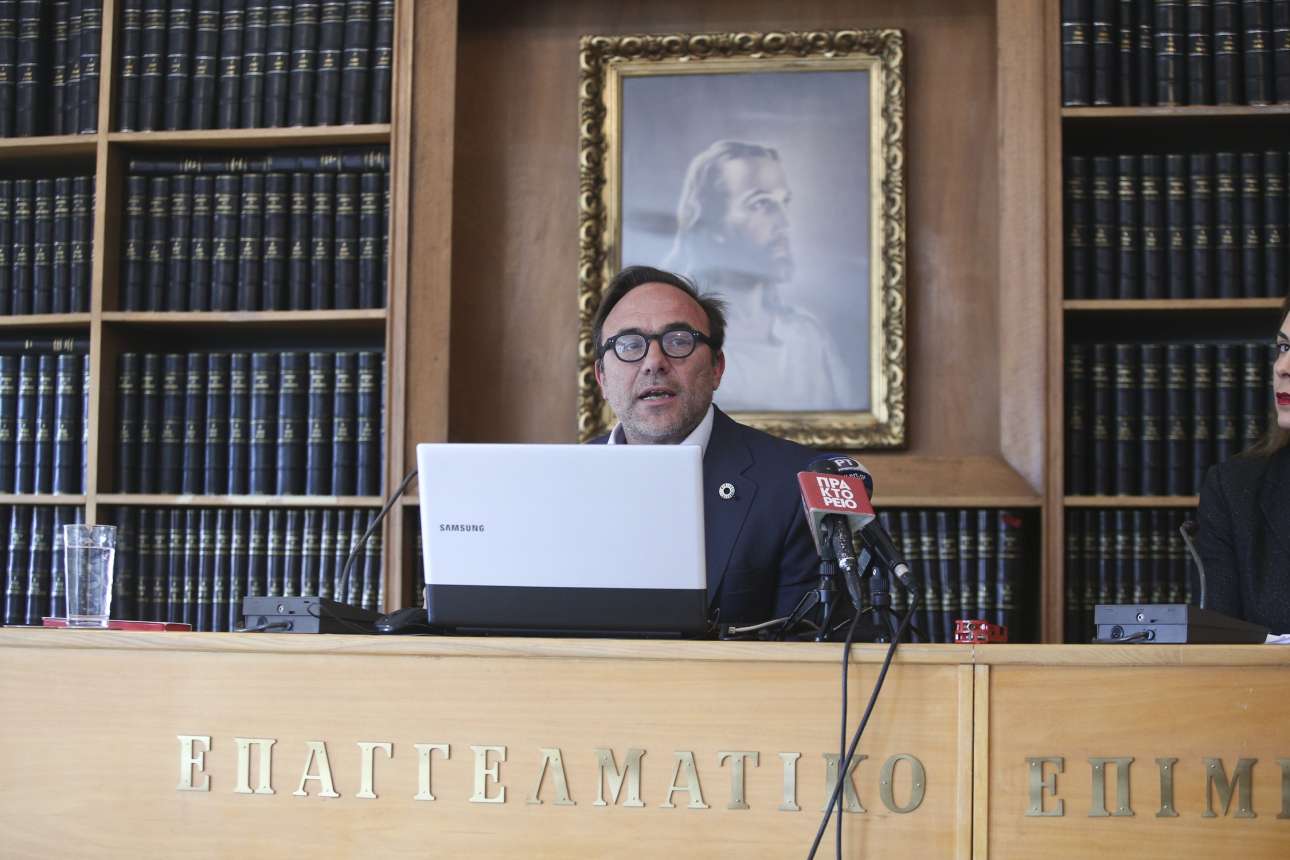 Ο Πέτρος Κόκκαλης, ο Μπερλουσκόνι και ο ΣΥΡΙΖΑ