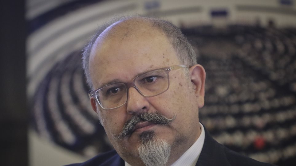 Ξυδάκης ως άλλος Τσιρώνης: Το Καστελόριζο δεν είναι στο Αιγαίο, ούτε και τα Κύθηρα!