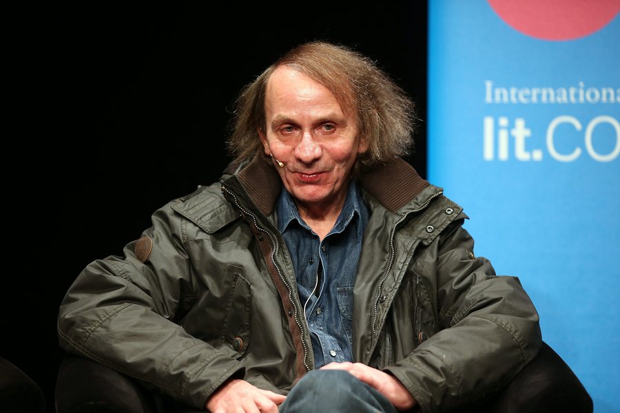 Μέλος της Λεγεώνας της Τιμής ο αμφιλεγόμενος συγγραφέας Μισέλ Ουελμπέκ