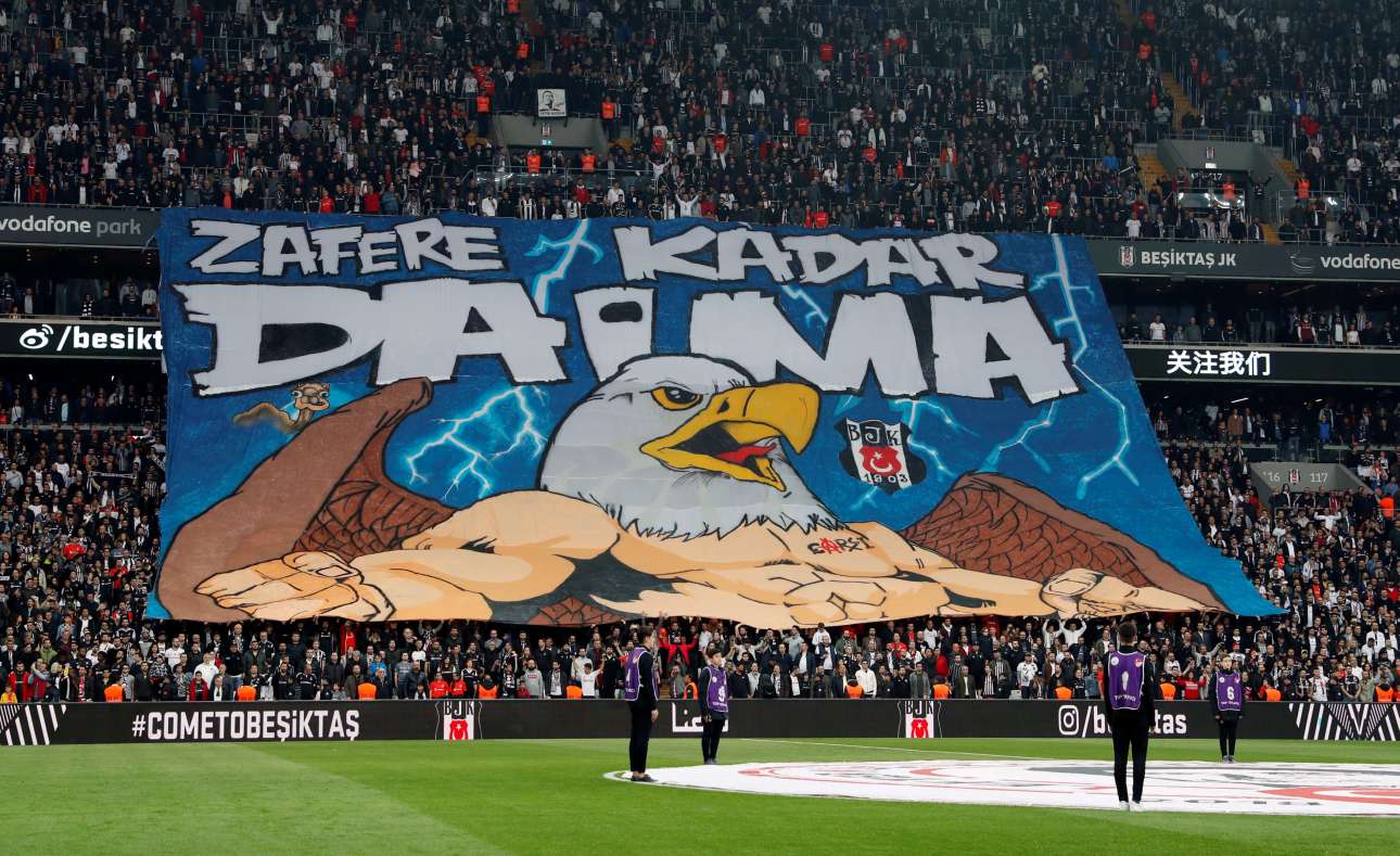 Η οργή κατά του Ερντογάν μεταφέρεται στα τουρκικά ποδοσφαιρικά γήπεδα