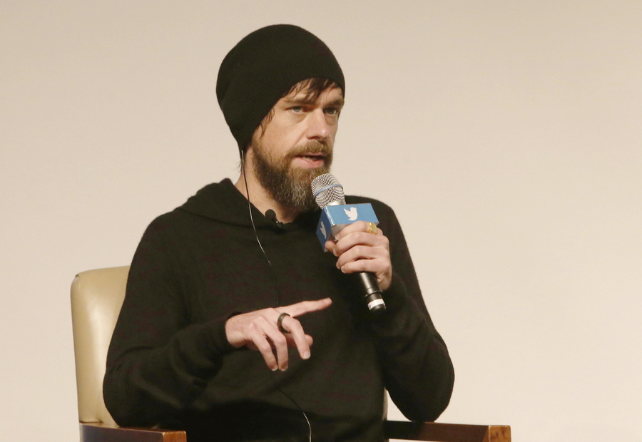 Παγωμένο μπάνιο στις 5 το πρωί και αποχή από το φαγητό: Ο ιδιόρρυθμος κύριος Twitter