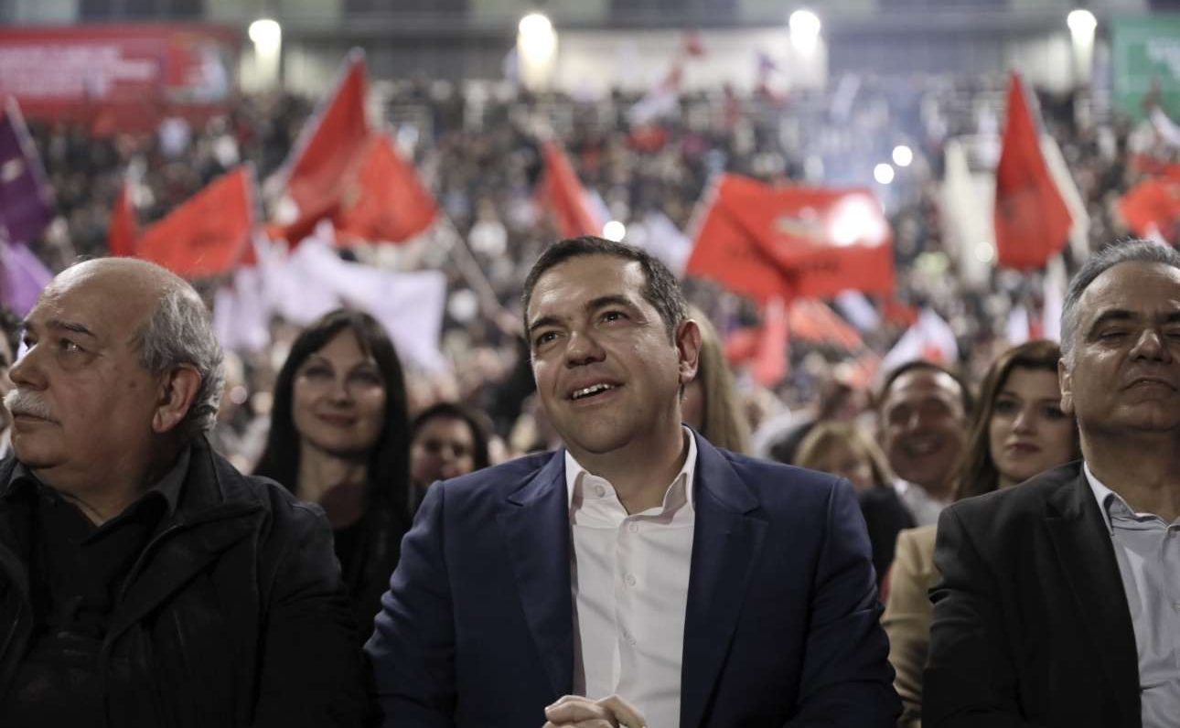 Σέλφι, συνθήματα και… Τζουμάκας στην ομιλία Τσίπρα στο Γαλάτσι