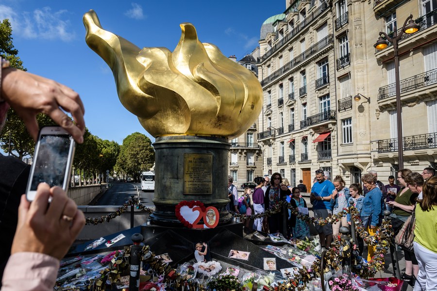 Παρίσι: Πλατεία Νταϊάνα θα ονομαστεί το σημείο όπου σκοτώθηκε η πριγκίπισσα