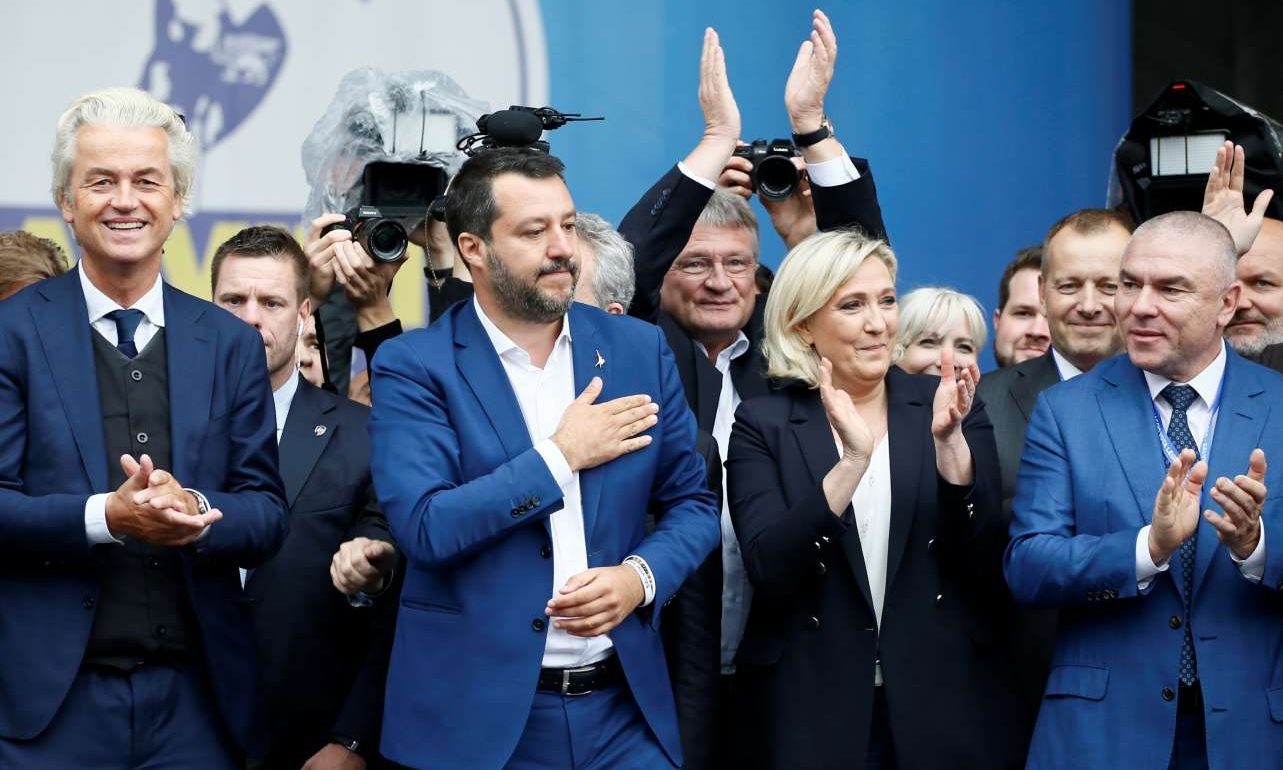 Mιλάνο: Με «Basta Islam» Σαλβίνι, Λεπέν, Βίλντερς στην Piazza del Duomo