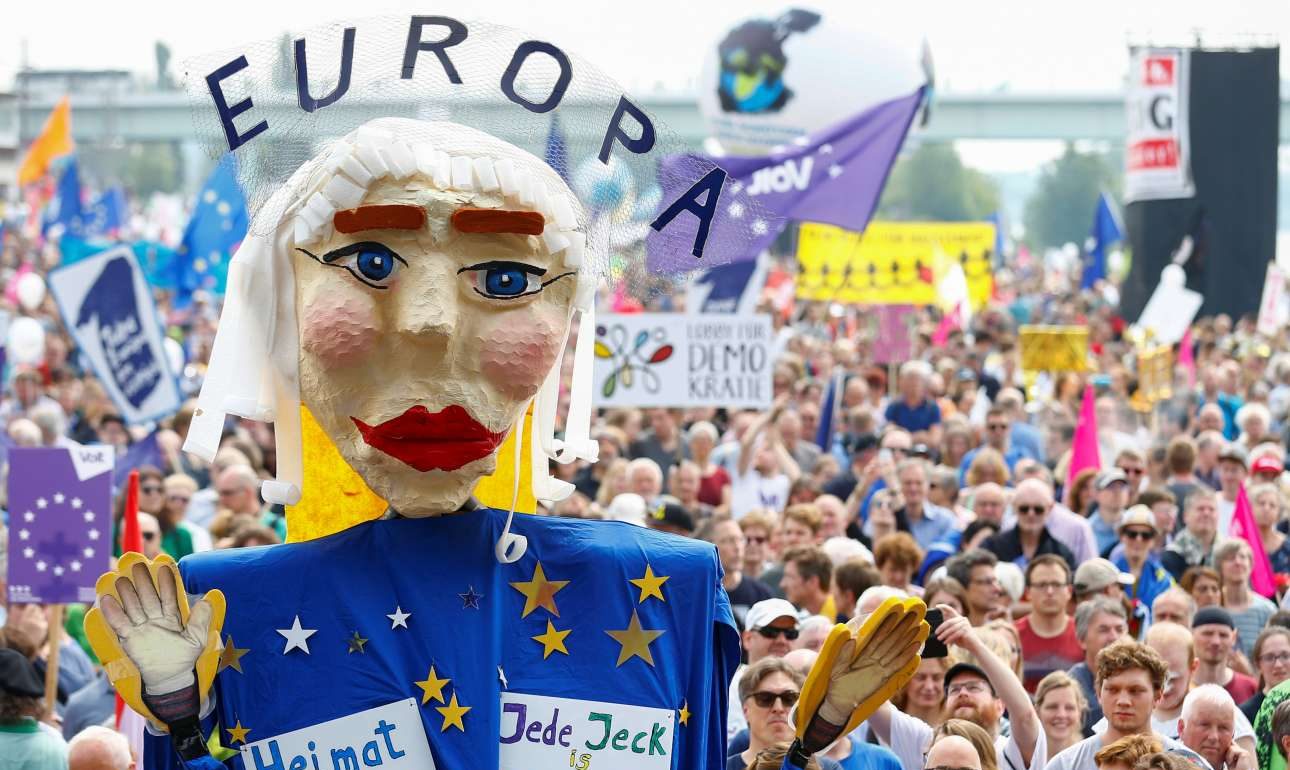 Χιλιάδες στον δρόμο σε όλη την Ευρώπη κατά της Ακροδεξιάς