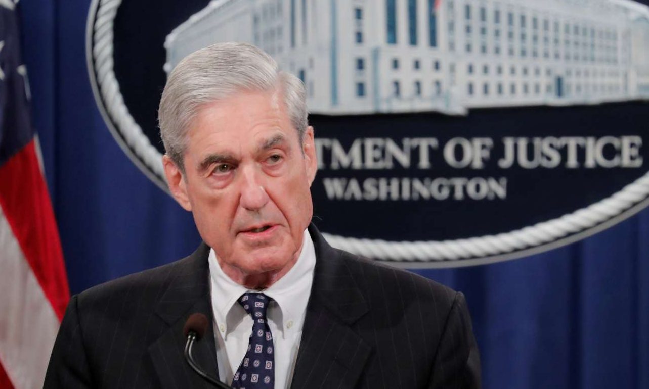 Πολιτική θύελλα στις ΗΠΑ από τη δήλωση Μόλερ ότι το πόρισμά του δεν απήλλαξε τον Τραμπ