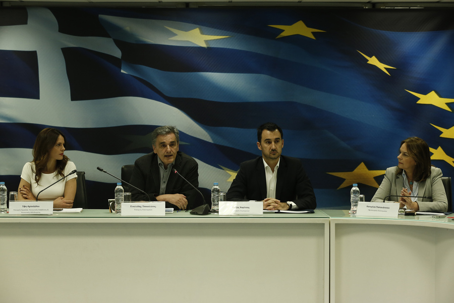 Τι προβλέπει το νομοσχέδιο για τις 120 δόσεις