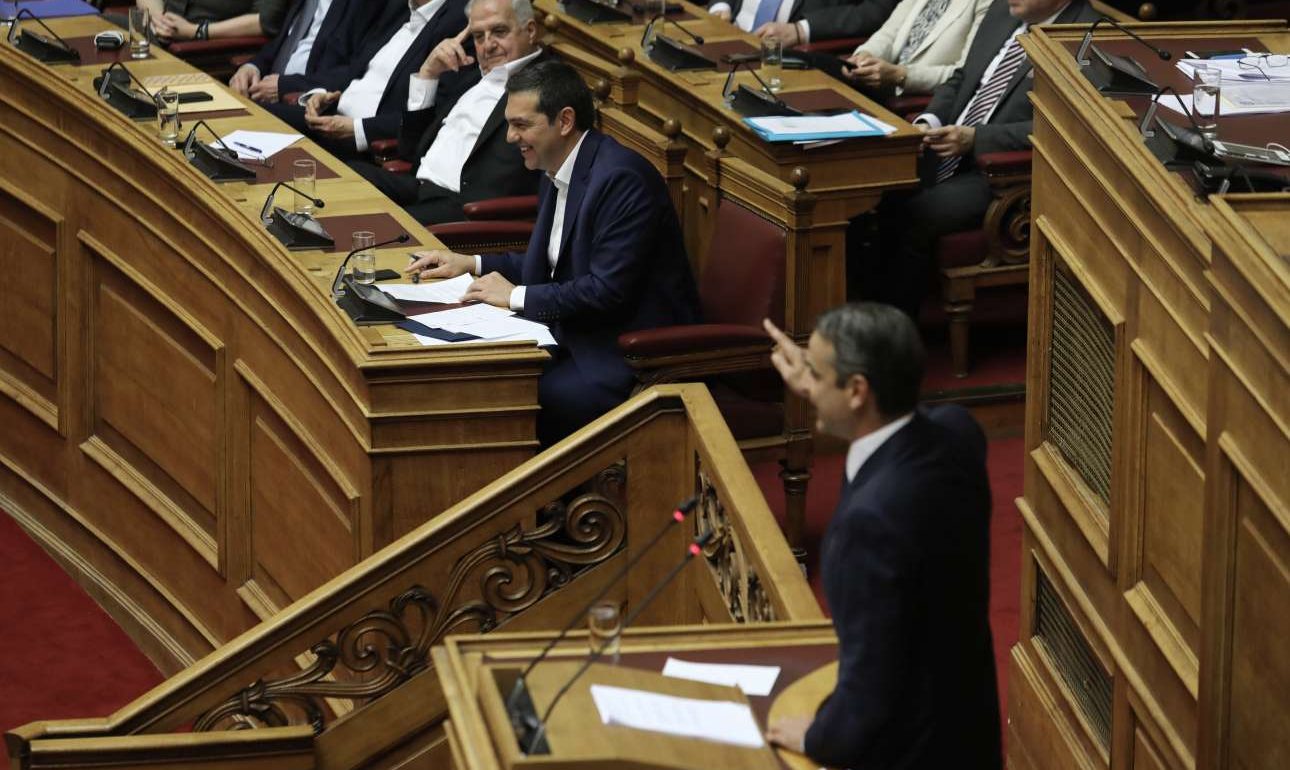 Μητσοτάκης προς Τσίπρα: «Προκηρύξτε εθνικές εκλογές αν θέλετε ντιμπέιτ»