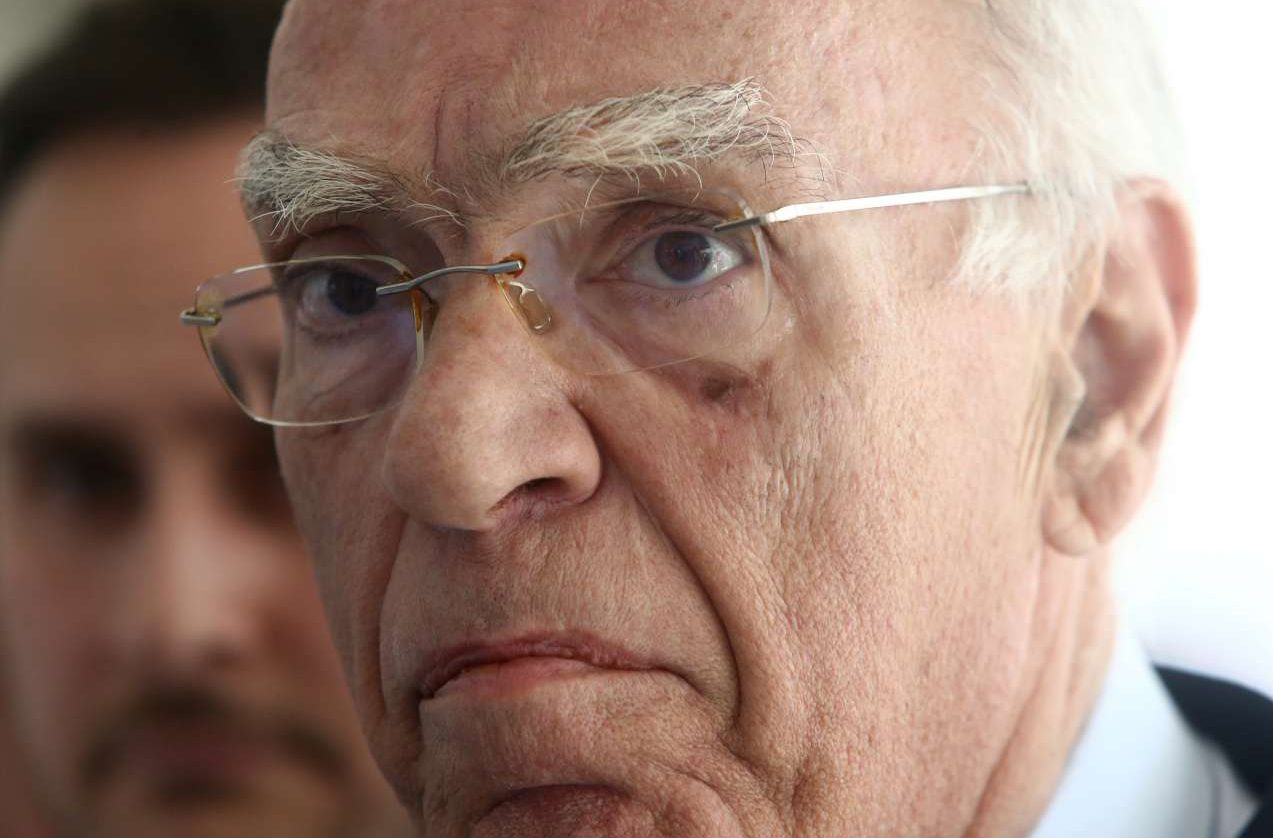 Χολωμένος ο Λεβέντης: Μα να ψηφίσουν Βελόπουλο που μοίραζε επιστολές του Ιησού και αλοιφές;