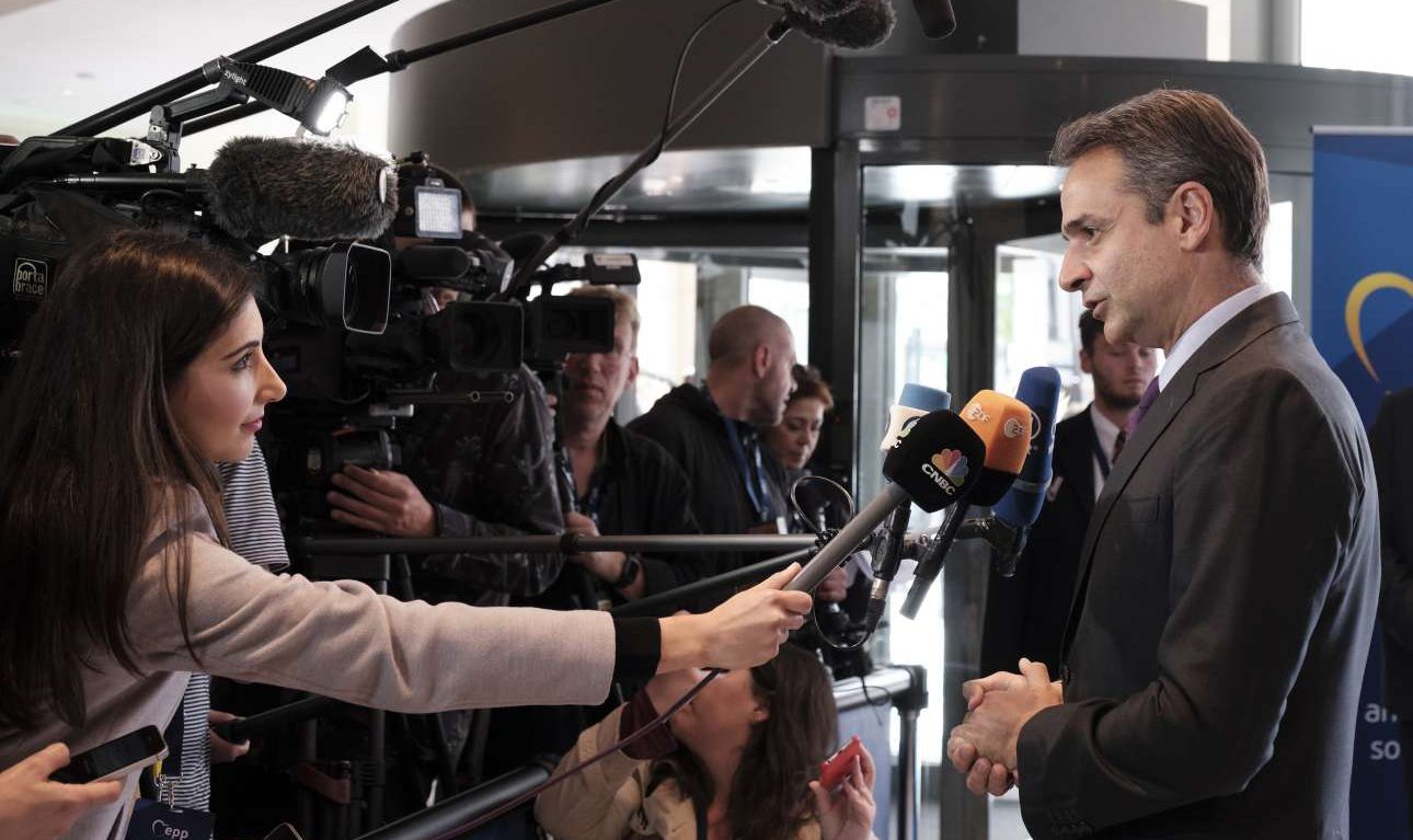 Μητσοτάκης από Βρυξέλλες: Πάμε στις εκλογές με σιγουριά αλλά και ταπεινότητα