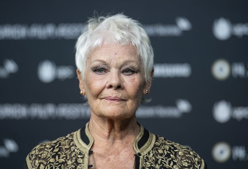 Η Τζούντι Ντεντς υπερασπίζεται την καριέρα του Σπέισι και του Γουάινσταϊν