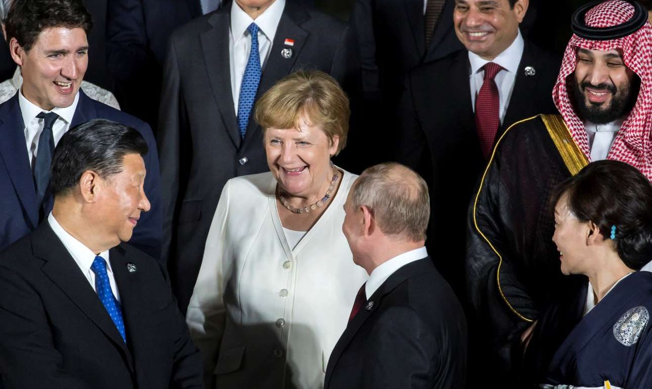 «Είμαι καλά» – Η Μέρκελ διέψευσε τα σενάρια για την υγεία της