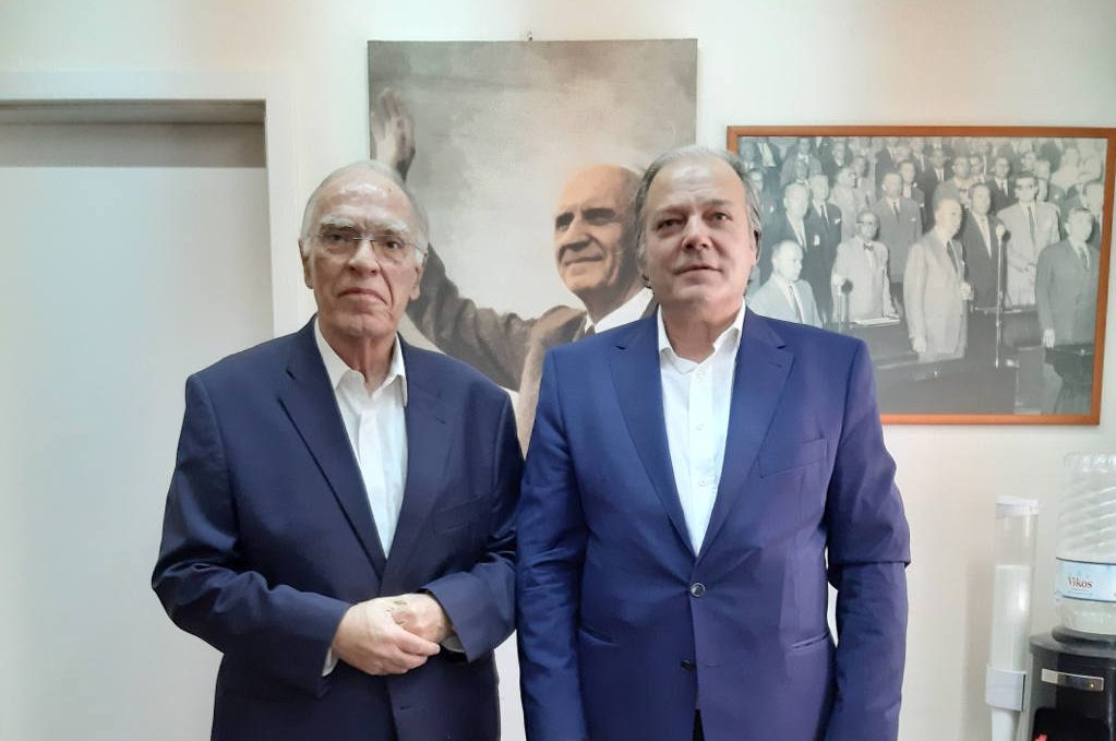 Ο Κατσίκης πήδηξε από το καράβι των ΑΝΕΛ και πήγε στον Λεβέντη