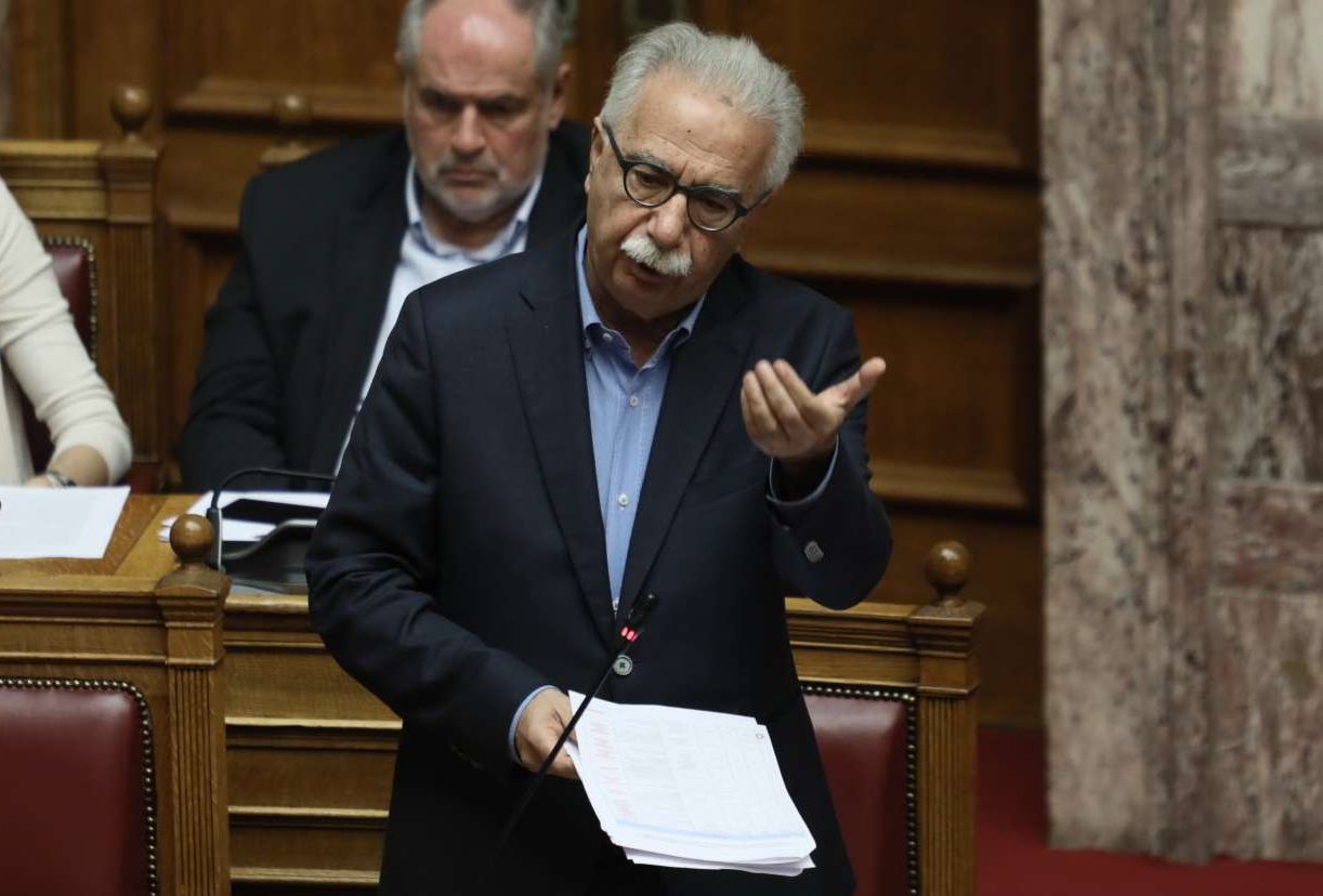 Προεκλογικά τερτίπια Γαβρόγλου: ζήτησε να εξαιρεθούν της απαγόρευσης οι προσλήψεις εκπαιδευτικών