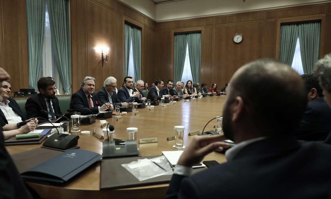 Το πολιτικό πόκερ στη Δικαιοσύνη