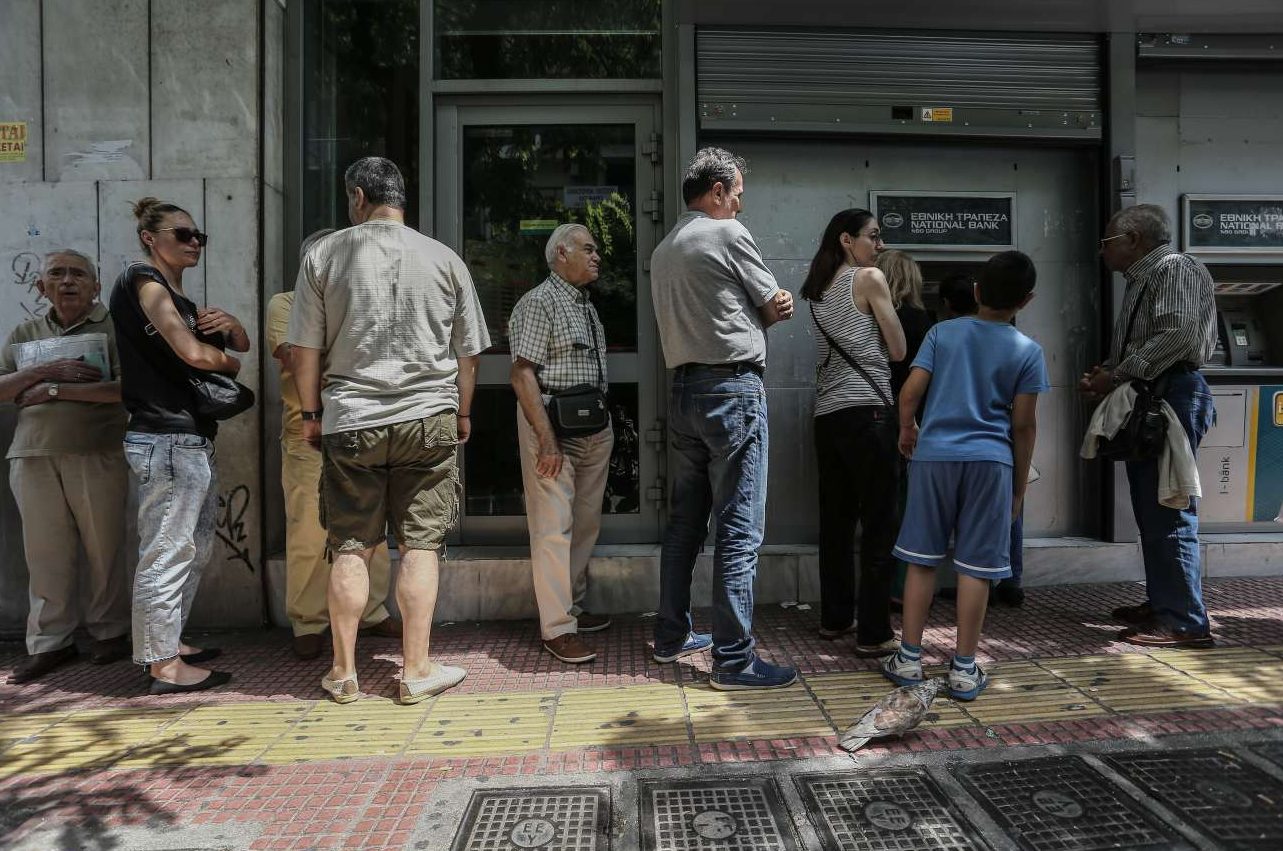 Το αλλάζουν τώρα στον ΣΥΡΙΖΑ: «Δεν μας τα επέβαλαν τα capital controls, εμείς το αποφασίσαμε!»