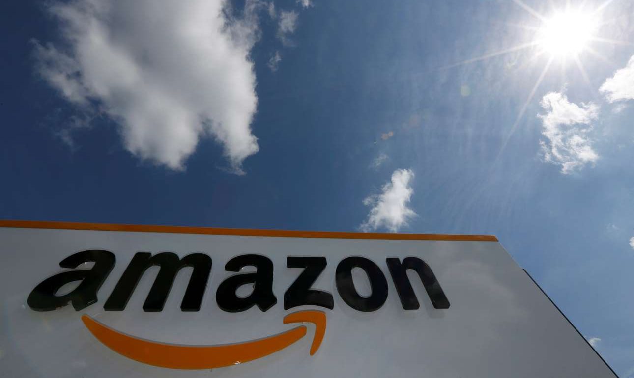 Η Amazon επανεκπαιδεύει τους υπαλλήλους της που «νικήθηκαν» από τα ρομπότ