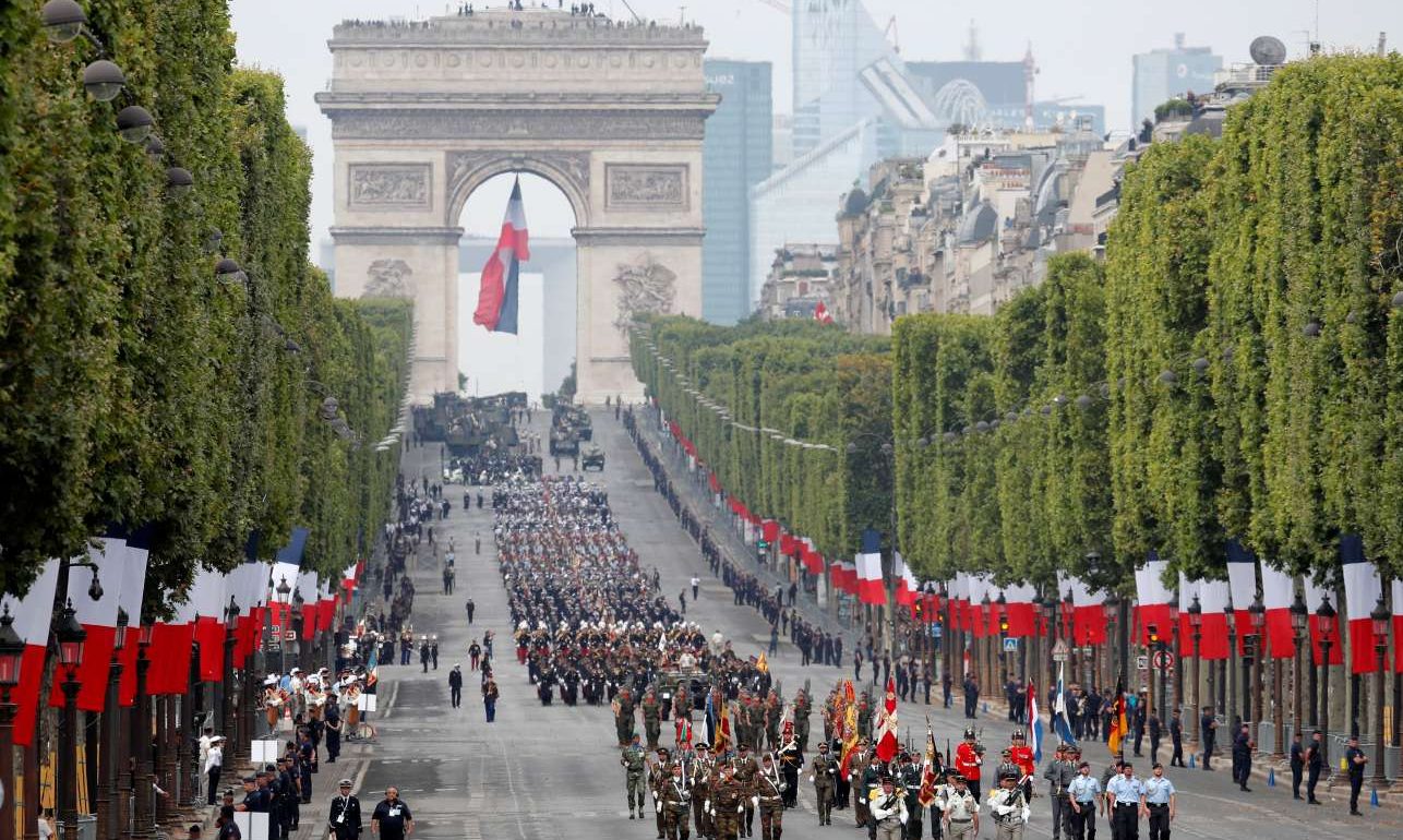 Παρίσι: Εντυπωσιακή η παρέλαση για την Ημέρα της Βαστίλλης [εικόνες]