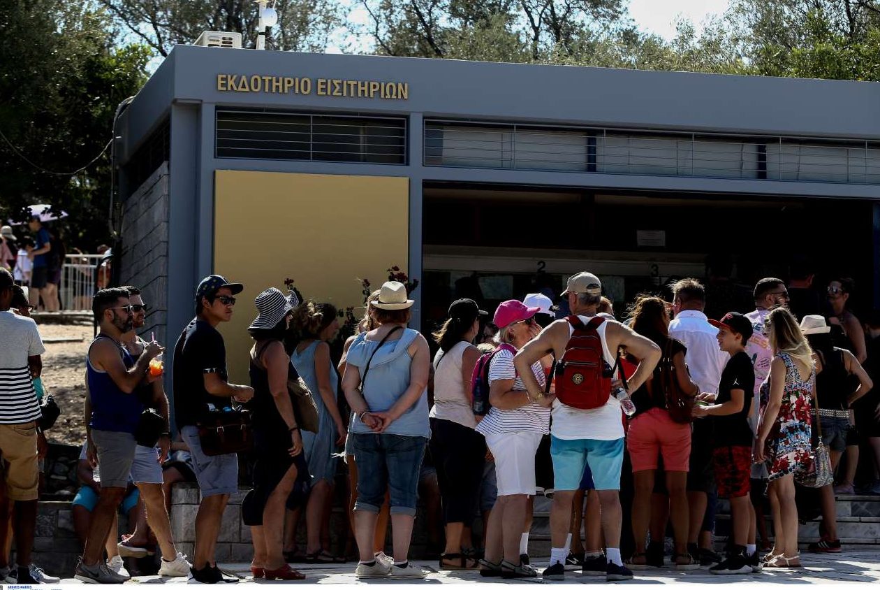 Μόνο στην Ελλάδα! Ο αρχιφύλακας της Ακρόπολης ήταν και διαχειριστής των εισιτηρίων