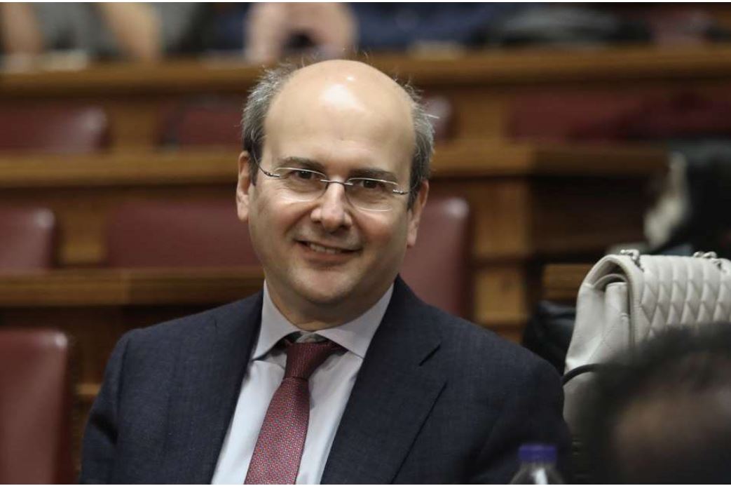 Χατζηδάκης: Δεν είμαι ταχυδακτυλουργός – αυτοπαγιδευμένη η ΔΕΗ