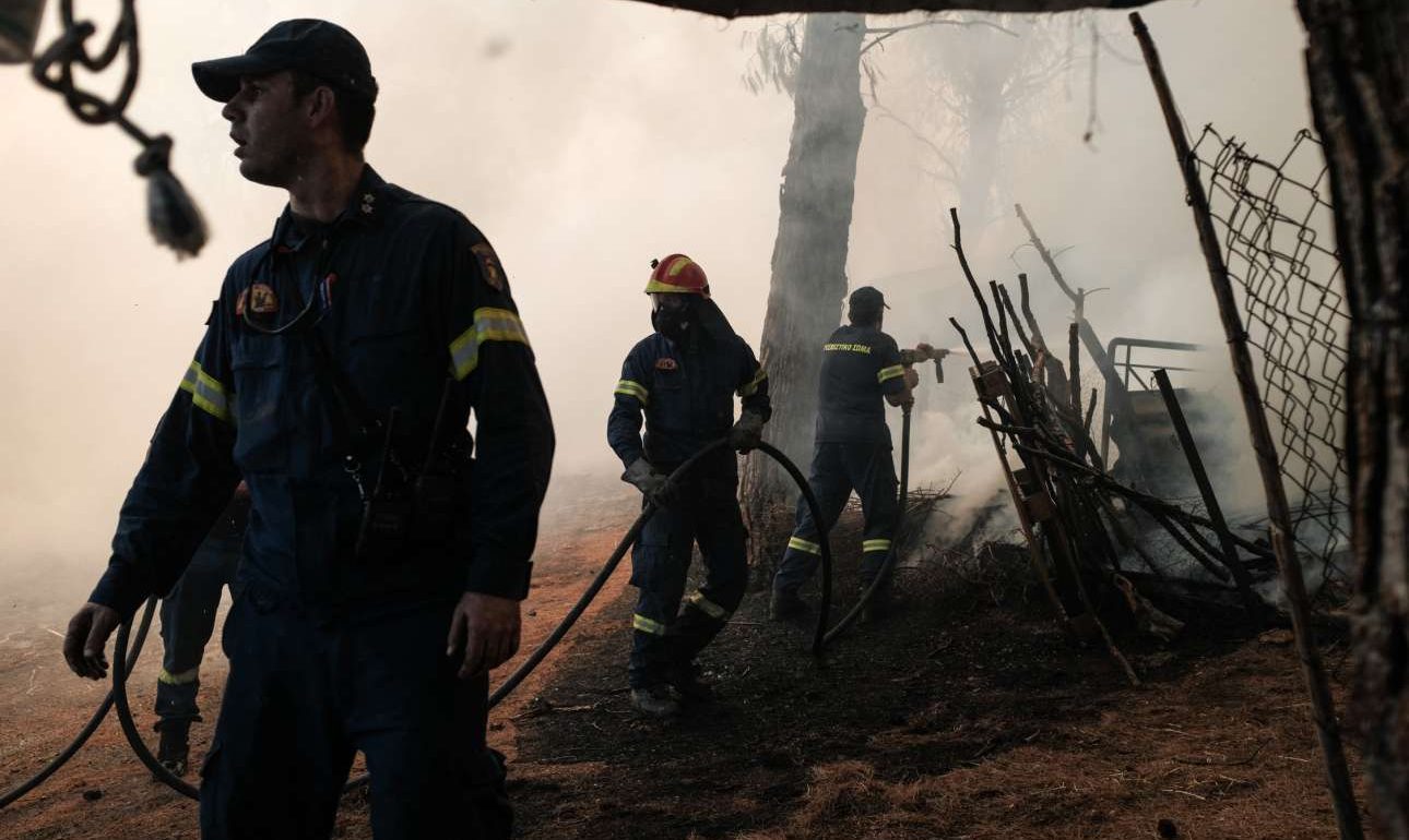 Φωτιά στην Εύβοια: Δύο ενεργά μέτωπα, κίνδυνος οι αναζωπυρώσεις