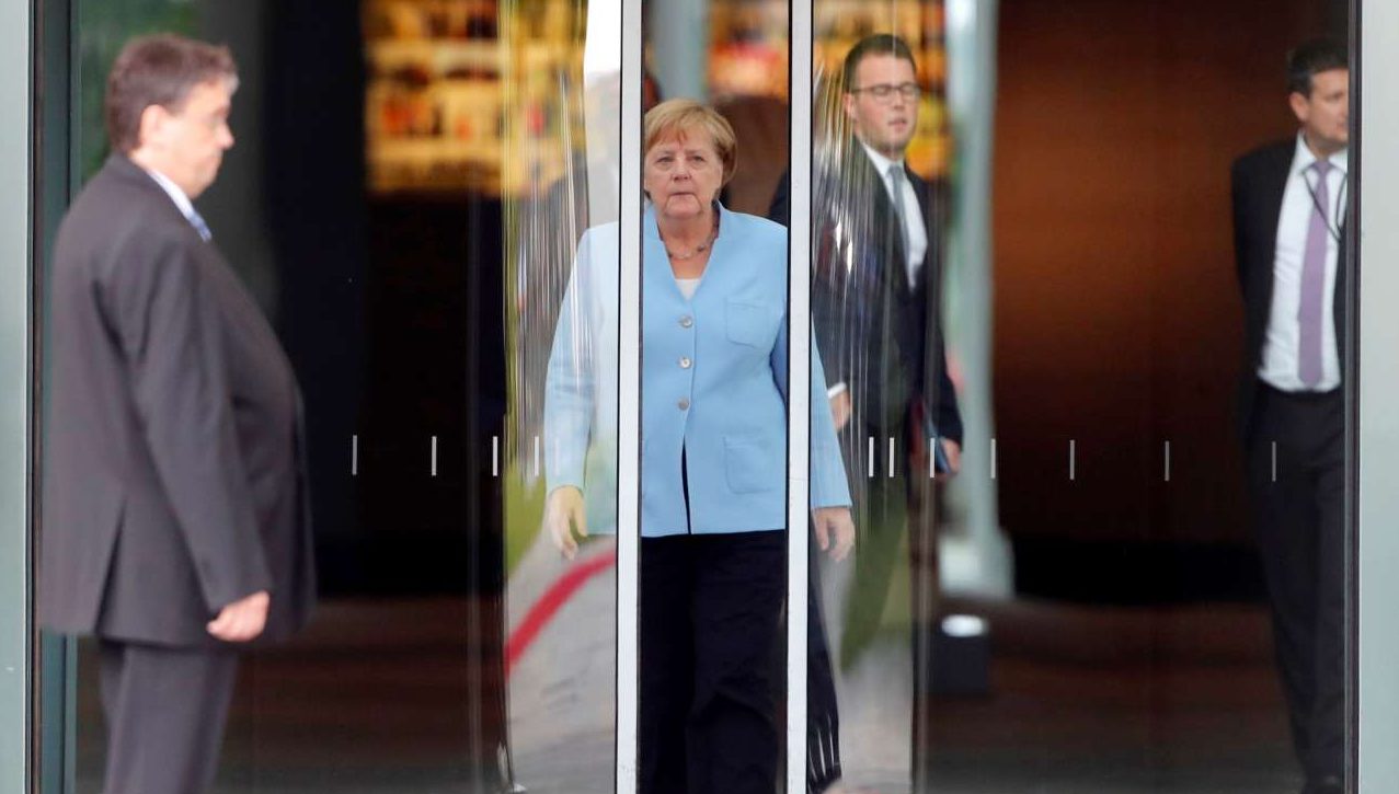 Η Μέρκελ ομολογεί: Σε «δύσκολη φάση» η γερμανική οικονομία