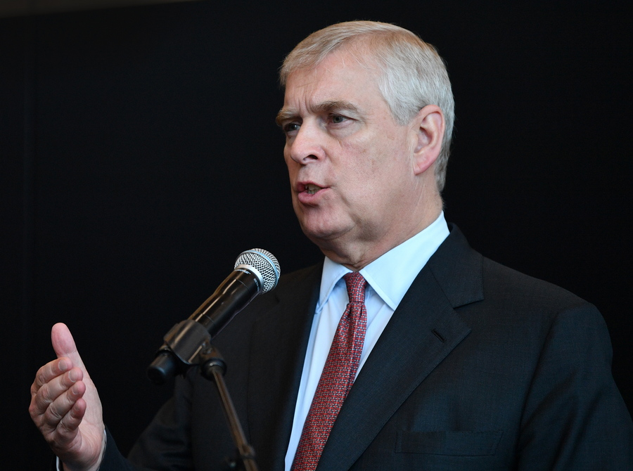 Βίντεο δείχνει τον πρίγκιπα Αντριου στην έπαυλη του Επστάιν