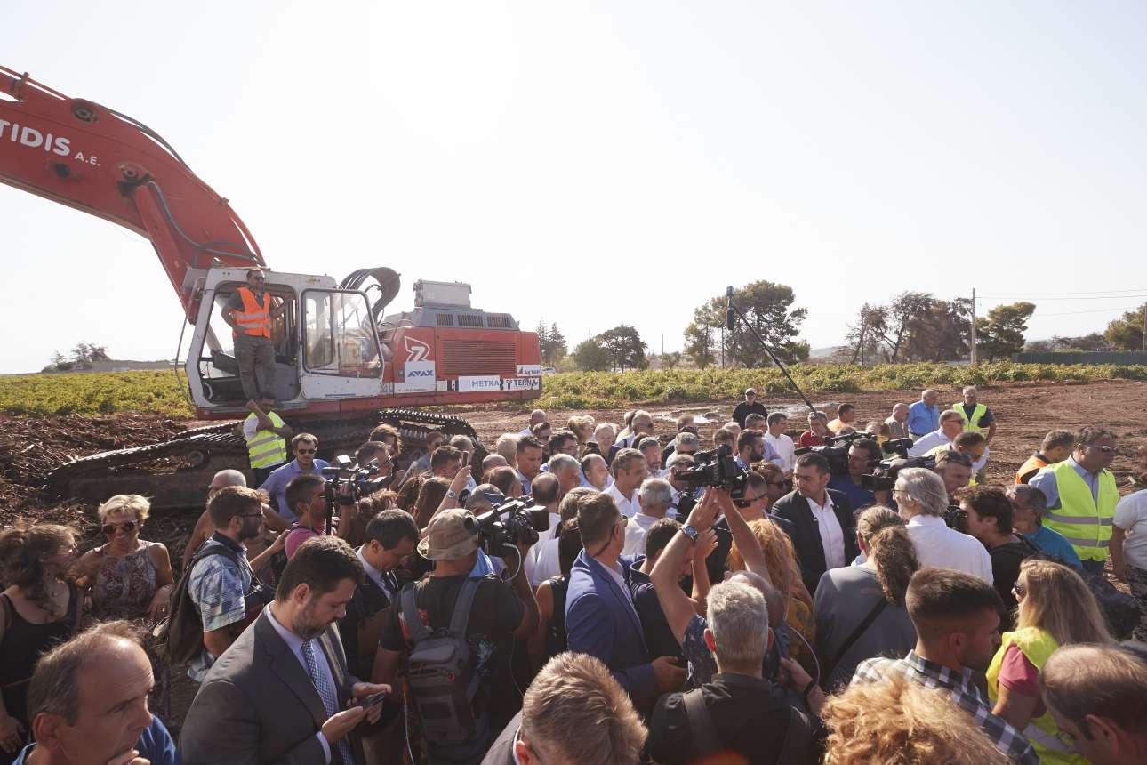 Ενα «μπράβο» Πρωθυπουργέ, μια ένσταση, ένας βλαξ