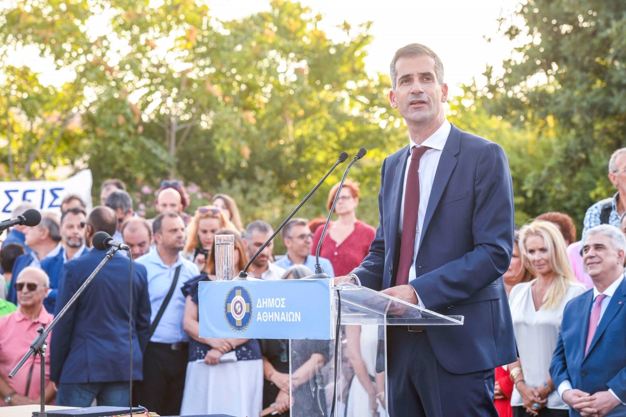 Ο Κώστας Μπακογιάννης ως «τελευταίος πολίτης της Αθήνας»