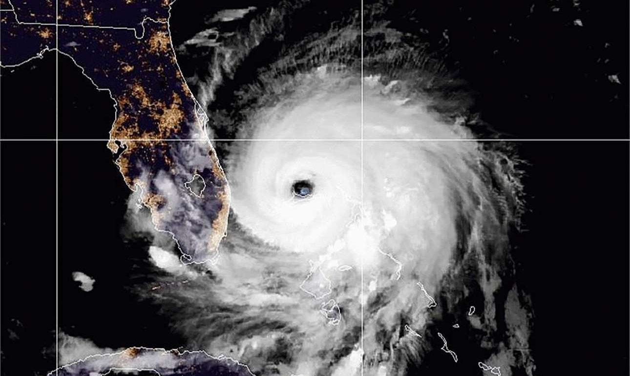 Αποδυναμωμένος αλλά πάντα επικίνδυνος ο κυκλώνας Ντόριαν