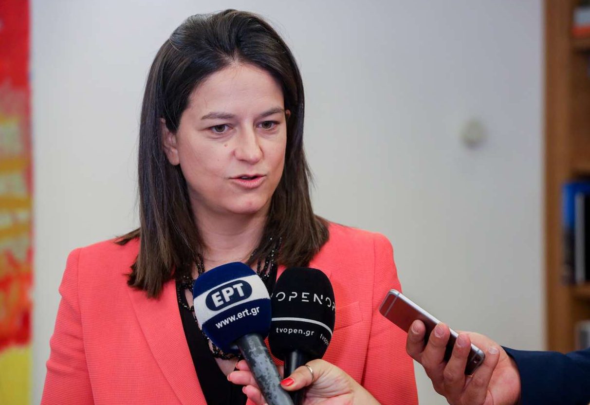 Κεραμέως: Χωρίς ιθαγένεια και θρήσκευμα εφεξής τα απολυτήρια