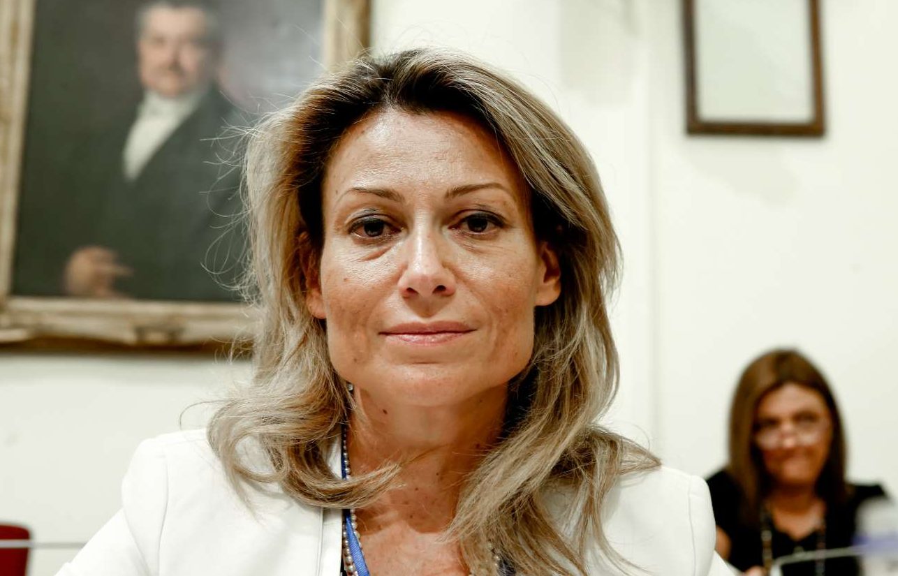 Πρόεδρος της Επιτροπής Κεφαλαιαγοράς και επισήμως η Βασιλική Λαζαράκου