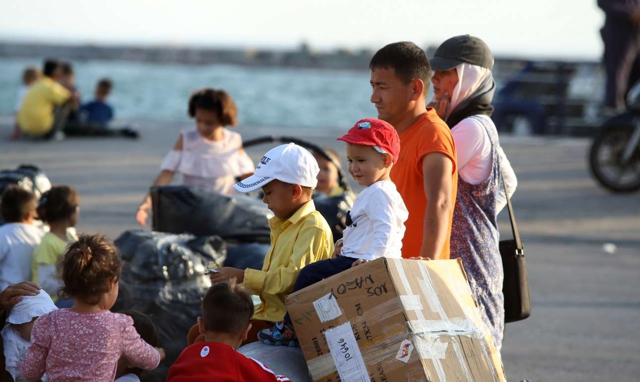 Στη Θεσσαλονίκη και το δεύτερο πλοίο με πρόσφυγες από τη Λέσβο