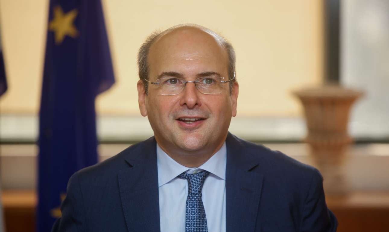 Χατζηδάκης για ΔΕΗ: Αποφύγαμε τη χρεοκοπία, η προσπάθεια συνεχίζεται