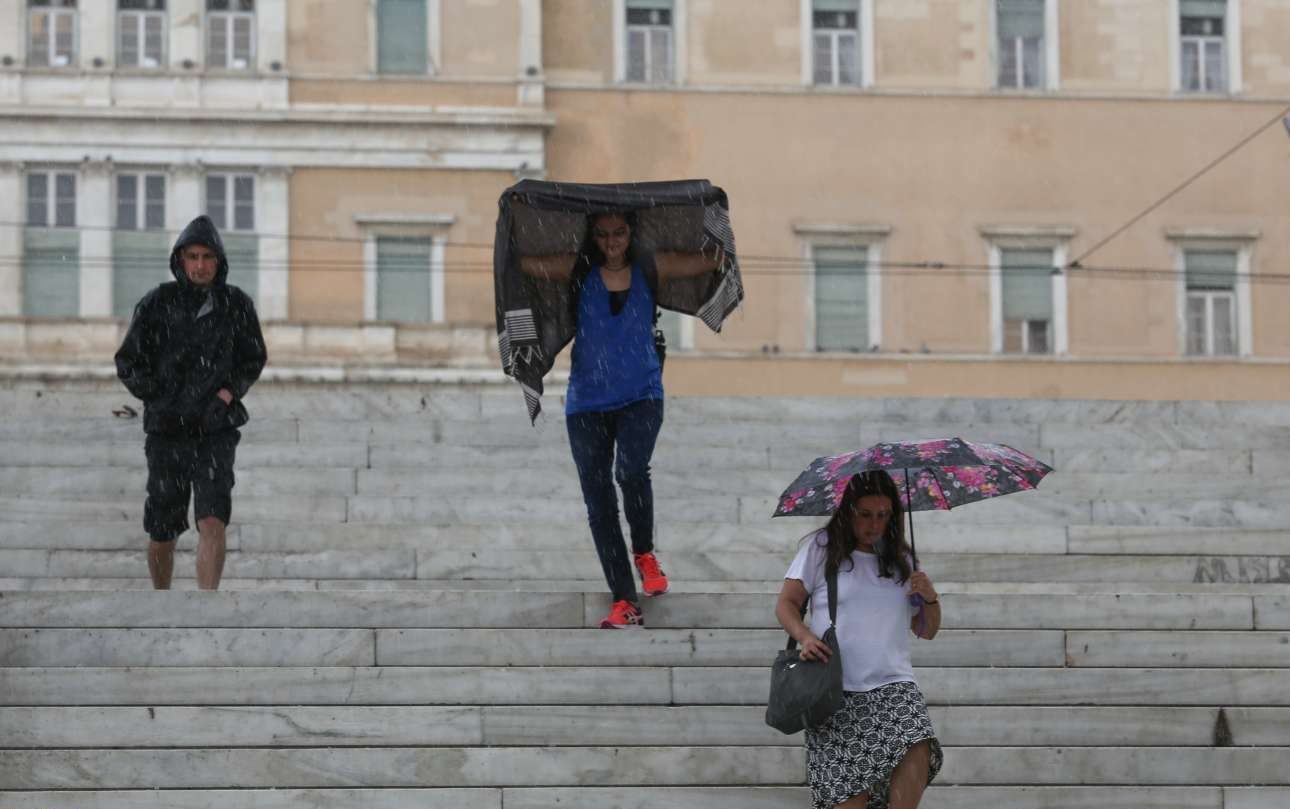 Η πρώτη βροχούλα