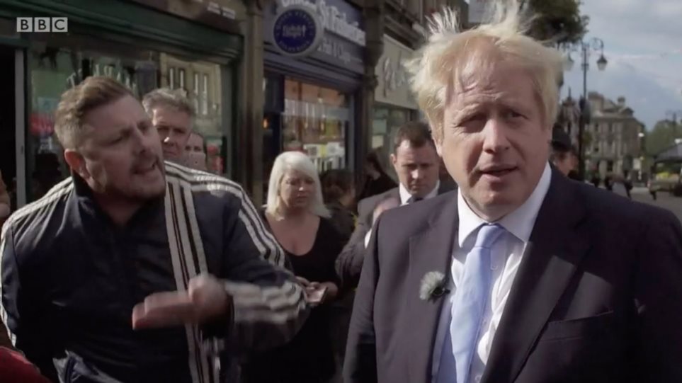 Τα άκουσε ο Μπόρις: «Τι κάνεις στο Λιντς; Θα έπρεπε να διαπραγματεύεσαι στις Βρυξέλλες!»