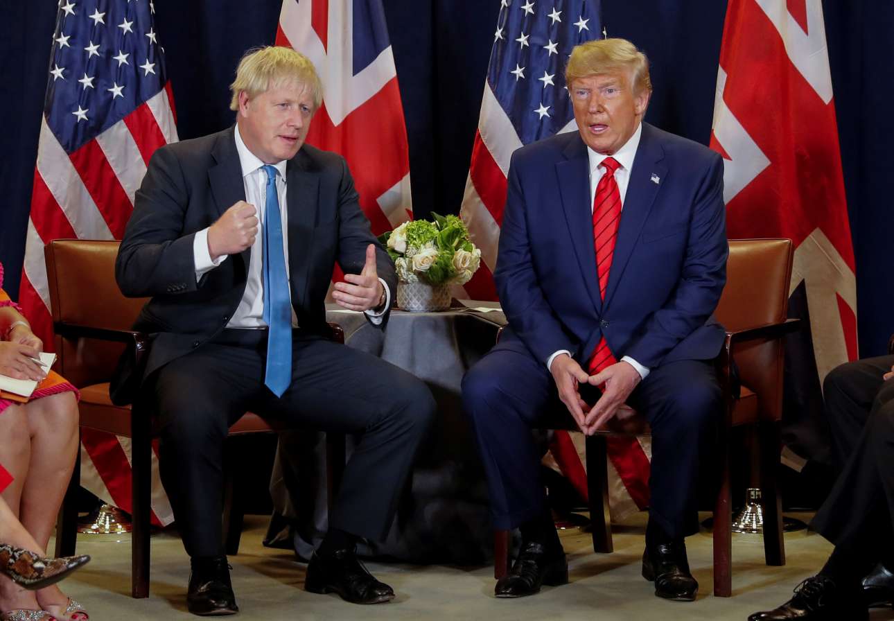 Τραμπ-Τζόνσον: τι μας λέει η γλώσσα του σώματος