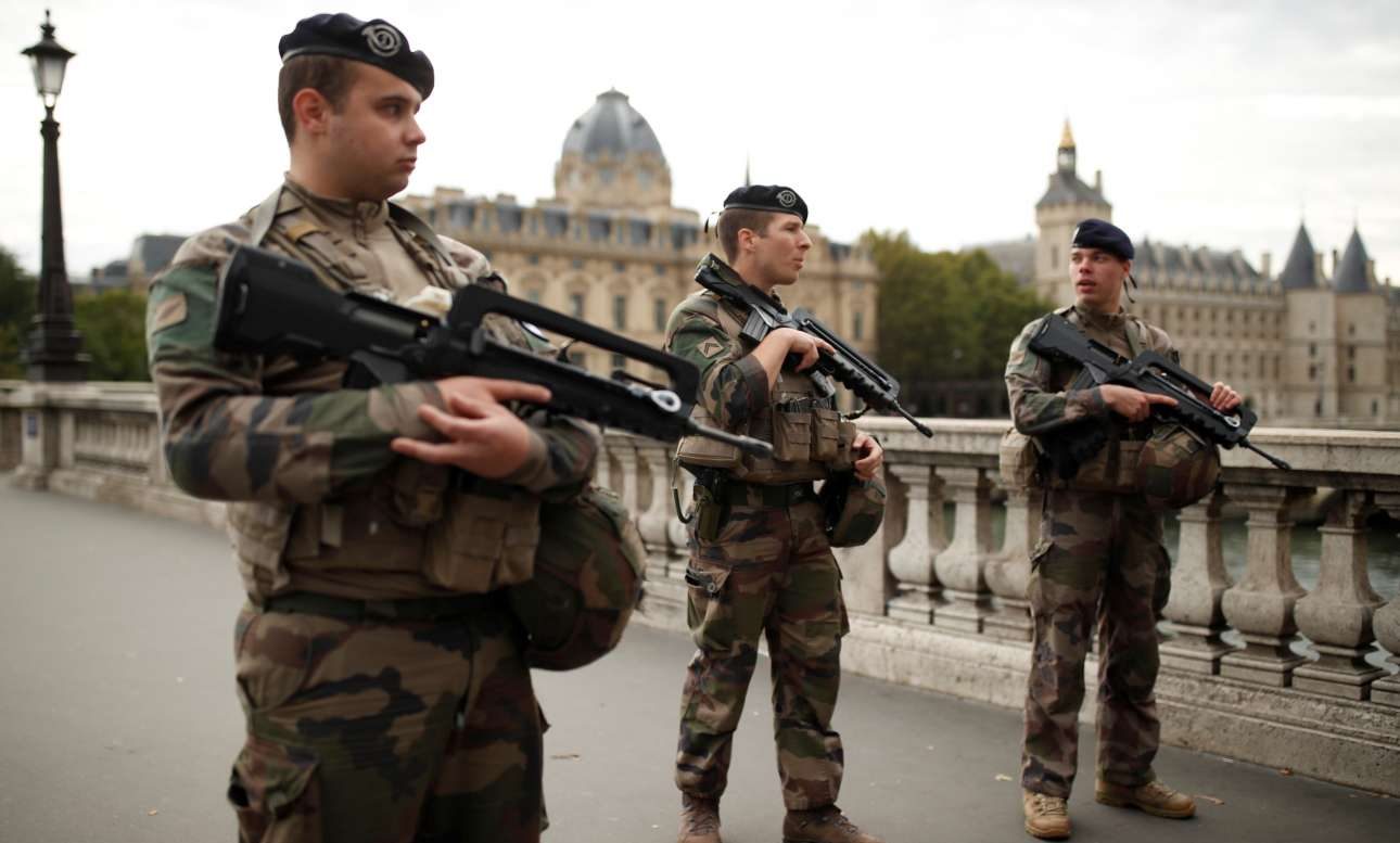 Επίθεση στο Παρίσι: Ο δράστης είχε ριζοσπαστικοποιηθεί πριν μια δεκαετία