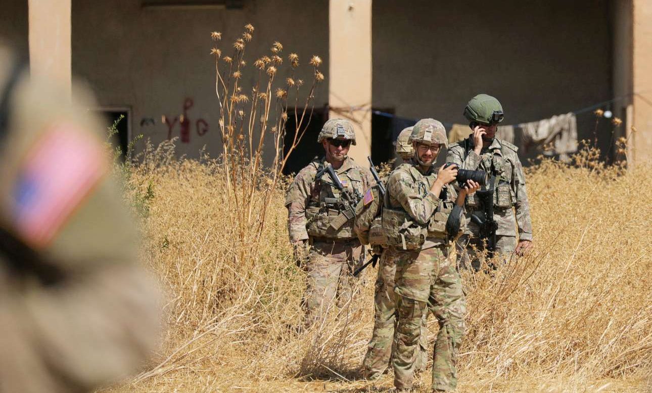 Η Τουρκία ενισχύει τα στρατεύματά της στα σύνορα με τη Συρία